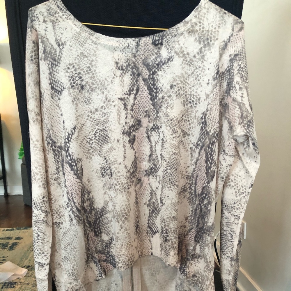 Reptile Sweater. NWT
